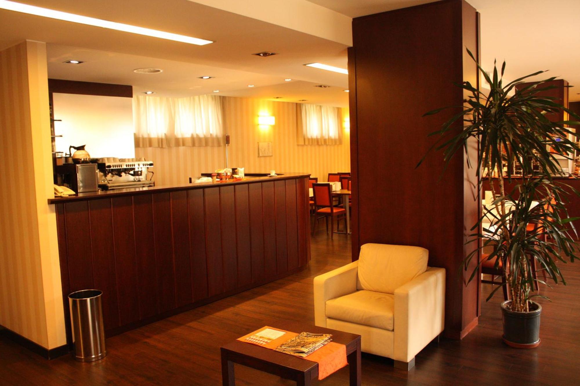 Hotel 2C Legnano Esterno foto