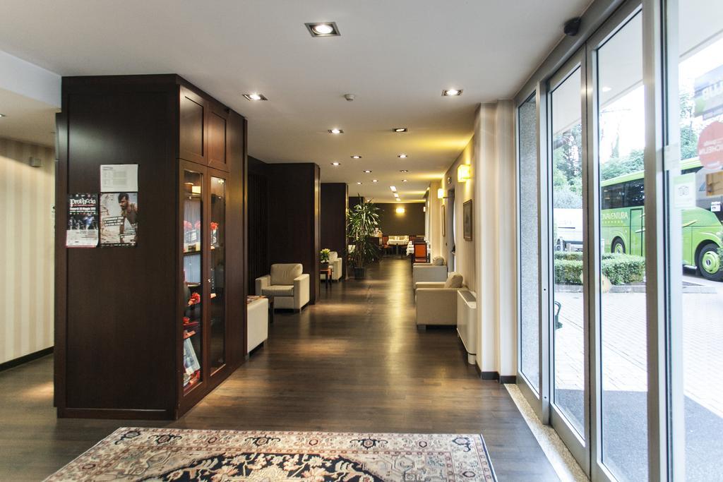 Hotel 2C Legnano Esterno foto