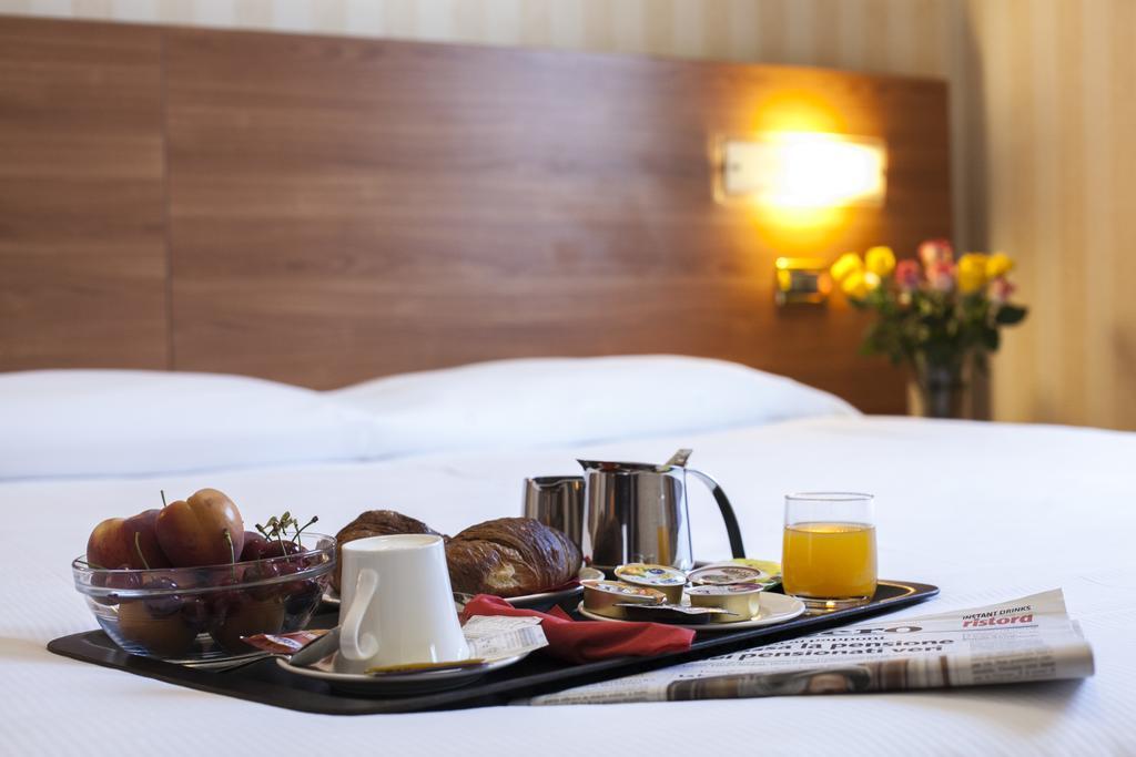 Hotel 2C Legnano Esterno foto