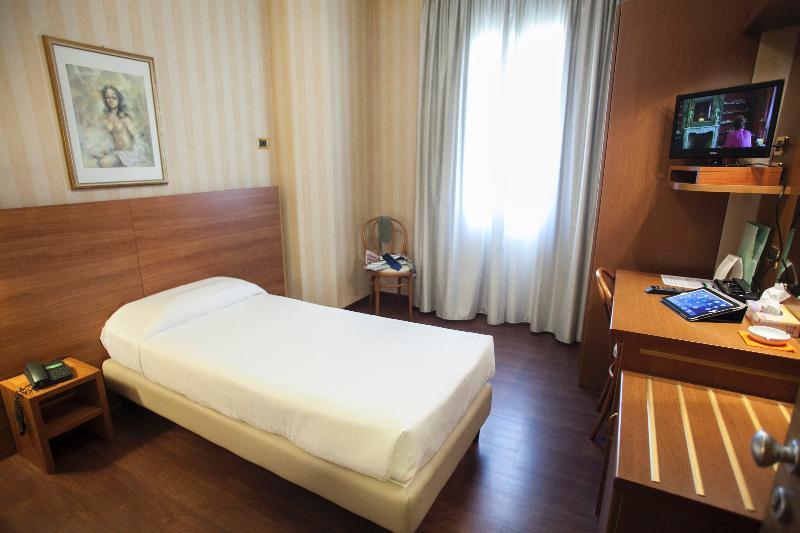 Hotel 2C Legnano Esterno foto