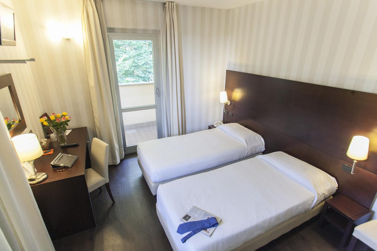 Hotel 2C Legnano Esterno foto
