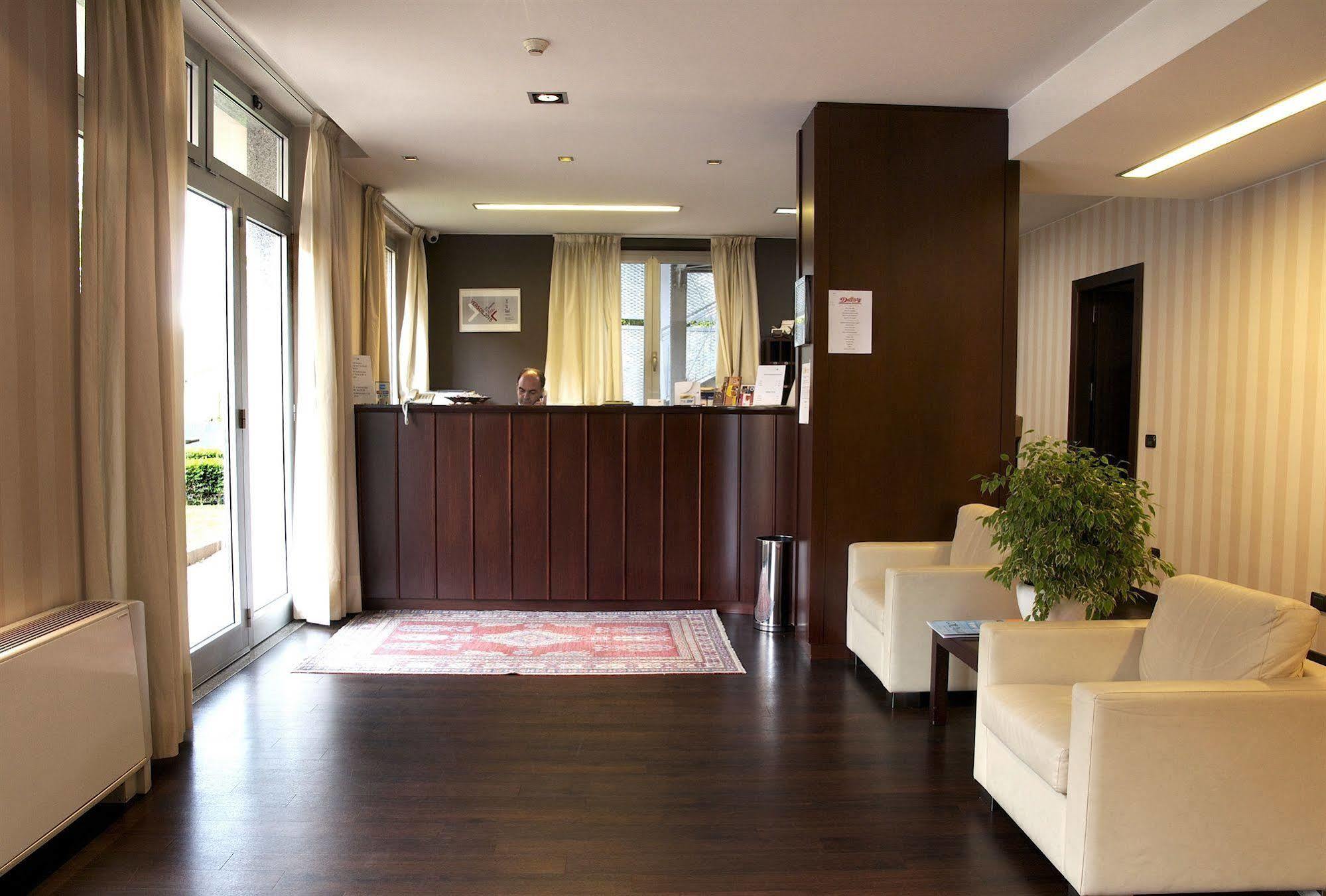 Hotel 2C Legnano Esterno foto