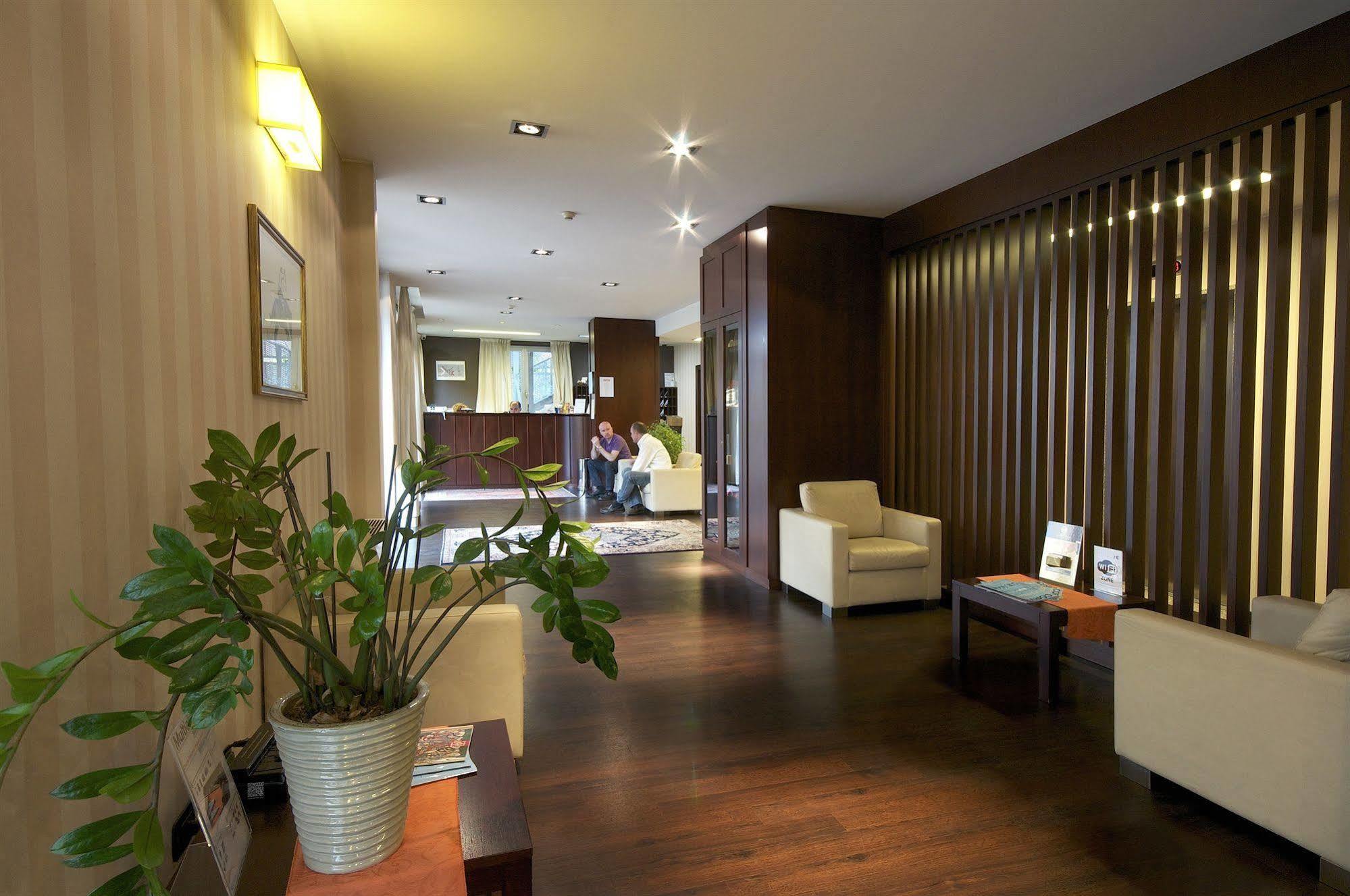 Hotel 2C Legnano Esterno foto