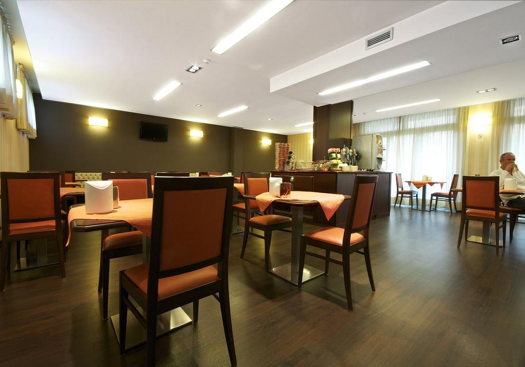Hotel 2C Legnano Esterno foto